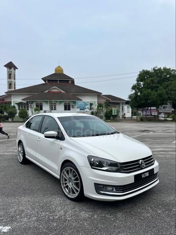 2017 Volkswagen VENTO 1.2 TSI HIGHLINE (A) - 1