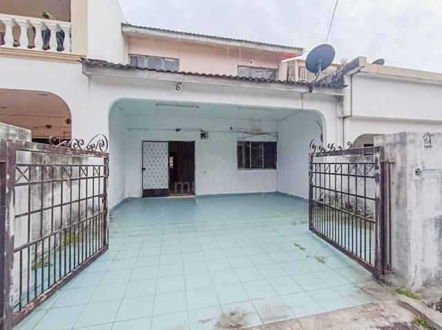 RENOVATED | HUGE SIZE Double Storey Terrace Taman Melur Ampang 1