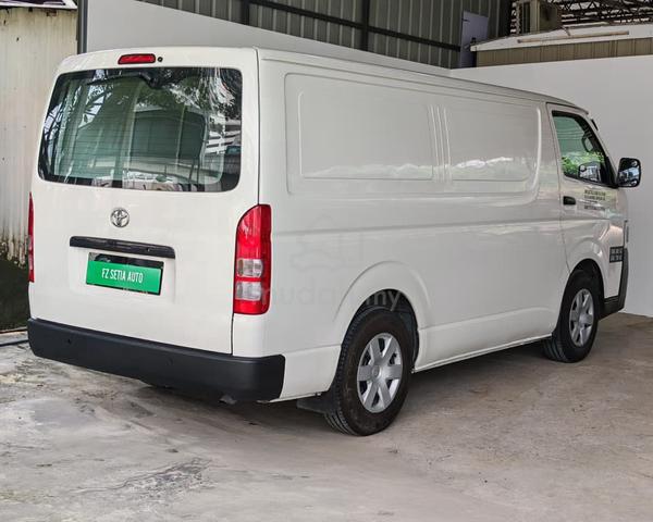 2013 Toyota HIACE 2.5 PANEL VAN FACELIFT (M) - 4