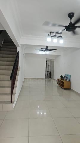 Partly Furnished 2 storey Terrace in Seksyen 25 Shah Alam 1