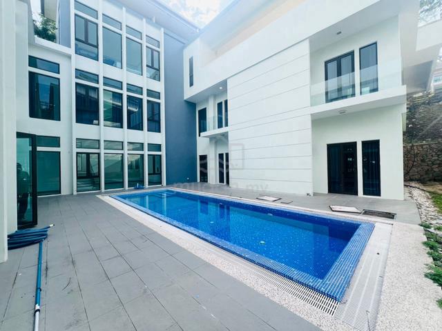 VVIP Community | 3 Storey Bungalow with Lift The Reserve 1