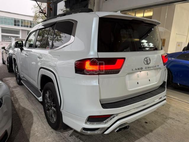 2024 Land CRUISER 3.4 ZX FULLY LOADED BLACK INT - 5