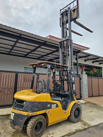 Caterpillar Forklift 3 Ton - photo 4 of 6