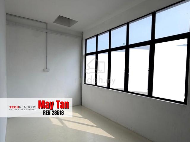 READY TO MOVE IN 2nd Floor Shop Office Bandar Perda Near MAYBANK LHDNM 1