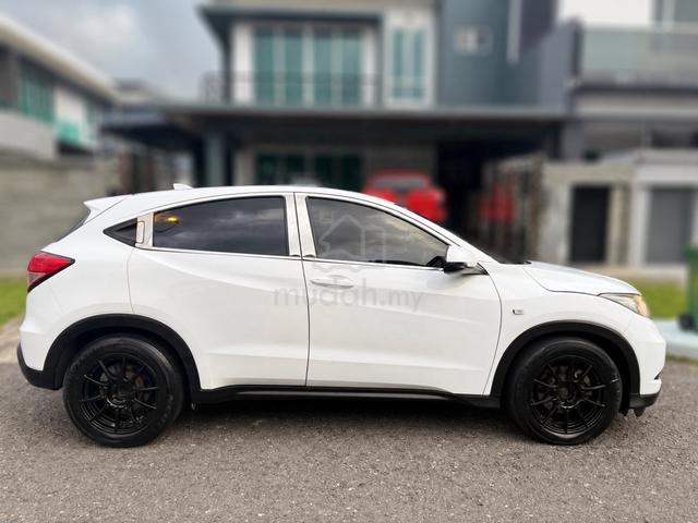 2016 Honda HR-V 1.8L S - 1