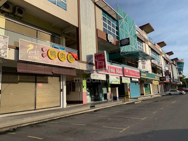 Pavillion Bundusan | Penampang | Lintas 1