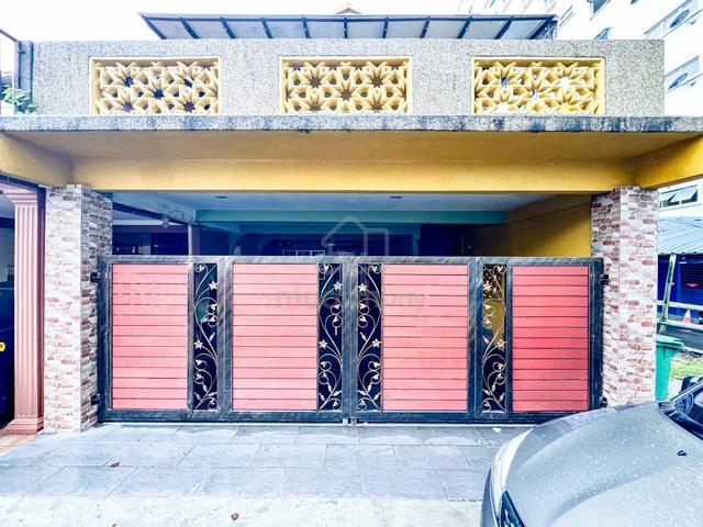 RENOVATED| EXTENDED |ENDLOT Double Storey PJS 2 PJ 1