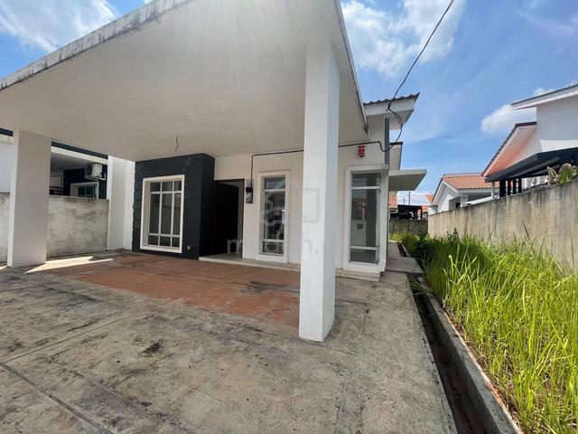 Like New House 🔥Gated & Guarded | SEMI-D SETINGKAT KOTASAS PRESINT 5 1