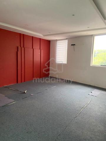Corner Lot Commercial 2nd Floor Office, Bandar Botanic 1