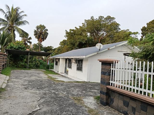 Lot O810 1