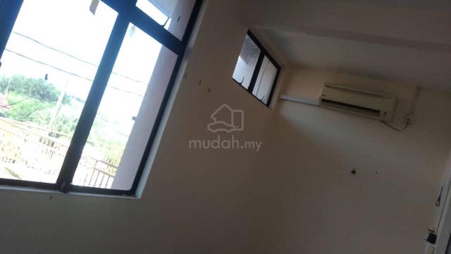 Rumah Terrese 2 Tingkat Kuantan 4