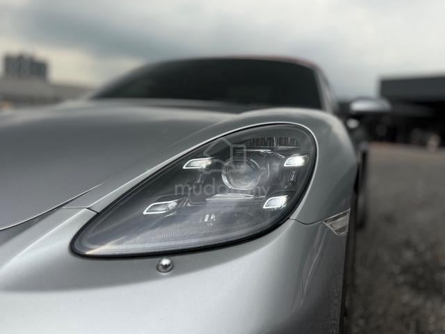 2018 Porsche 718 2.0 BOXSTER, PDLS+ 20rim, S/Chron - 4