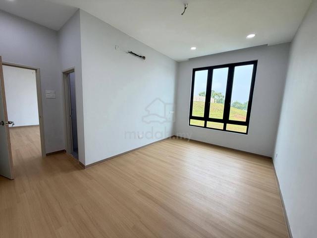 Kiara Austin Height, Mount Austin, Semi D house, renovated unit, gng 1