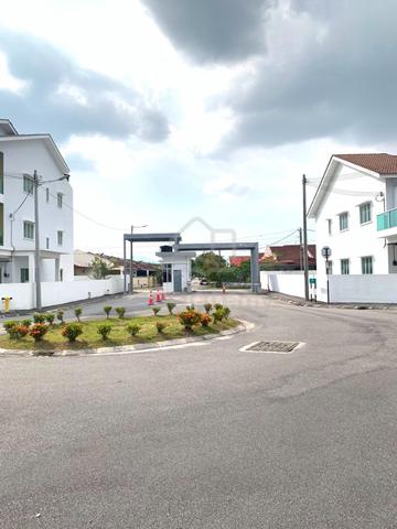 Rent Gated & Guarded Terrace House Medan Lapangan Cyber Botani Ipoh 1