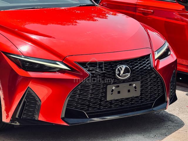2021 Lexus IS300 2.0 F-SPORT (A) Red interior - 3