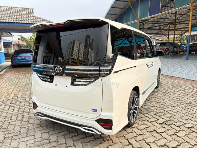 2022 Toyota VOXY 2.0 S-Z MODELLISTA BODYKIT RIM - 2
