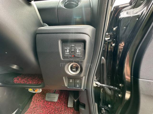 HONDA N BOX 660 TURBO / 2 POWERDOOR / PADDLE SHiFT - 4