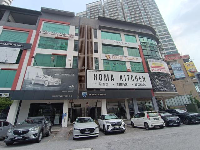 3.5 Storey Shop Lot  Simfoni @ Balakong For Sale! 1