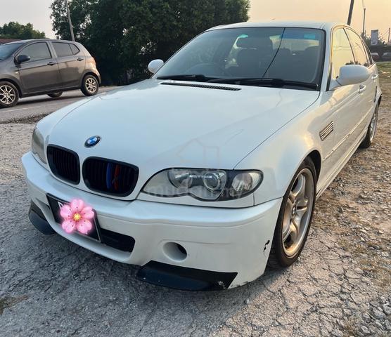 BMW E46 CSL 328i - 1
