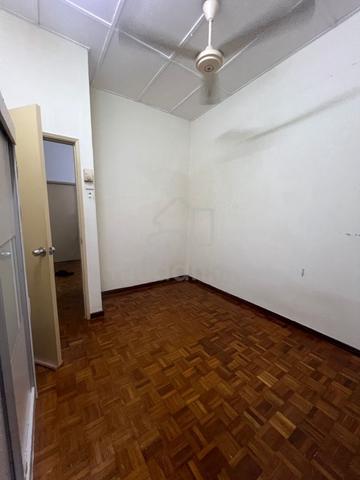 Room for rent Puchong Jaya - Muslim Female only 1