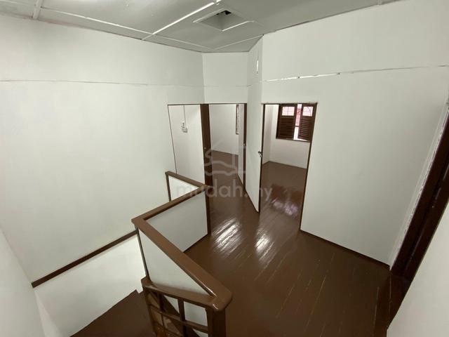 Reservoir Garden 2-Storey Terrace CORNER 1700sf 5-Bedrooms Corner Unit 1