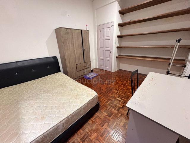 Room For RENT (FEMALE ONLY) Near SWINBURNE,BORNEO MEDICAL CENTRE 1