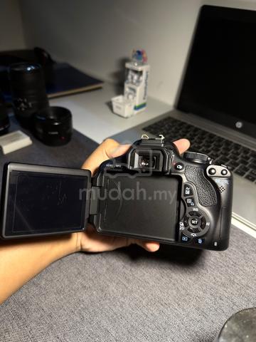 DSLR Canon EOS 600D - photo 2 of 6