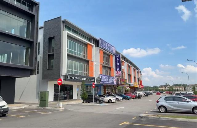 [BRAND NEW+END LOT!!!] (32x75sf) GROUND FLOOR SHOP TASIK PUTERI RAWANG 1