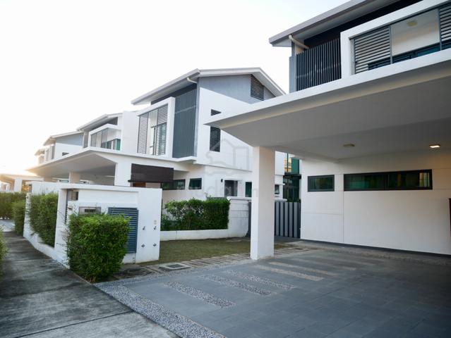Sale - 3-Storey Semi-d at Sejati Residence Cyberjaya 1