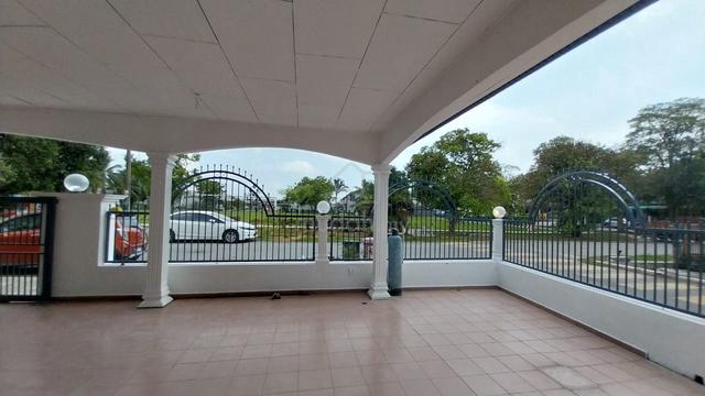 2 Storey Corner Lot (Renovated) Facing Open Dengkil 1