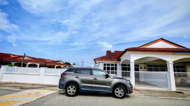 Parit Raja Satu Tingkat Terrace House Di Taman Melewar 1