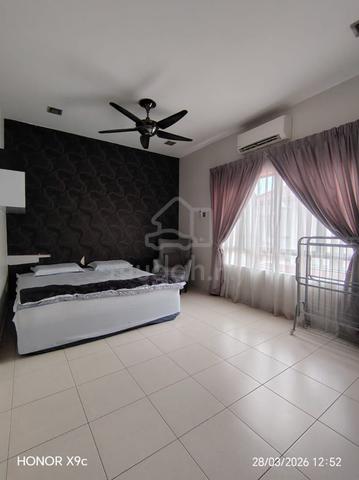 Fully Furnished Home Near exit to Kesas Pulau indah Westport 1