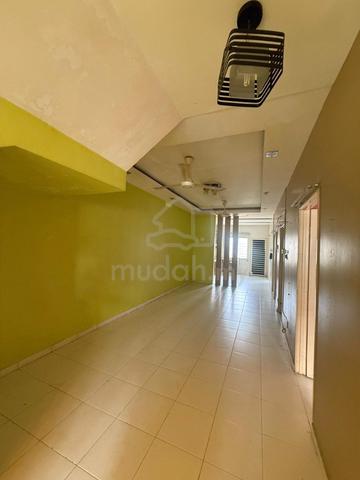 The Lake Residence Puchong townhouse low floor Below Market Full Loan 1
