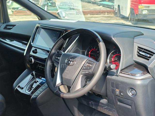 VeLLFIRE GOLDEN EYE FREE 5 YEARS TOYOTA WARRANTY - 5