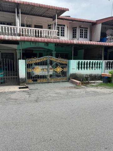 Rumah Teres Dua Tingkat Manjung Point Dekat Aeon Siap Renovate 1