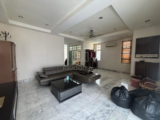 Prime Location 2.5 Storey Semi-D 1