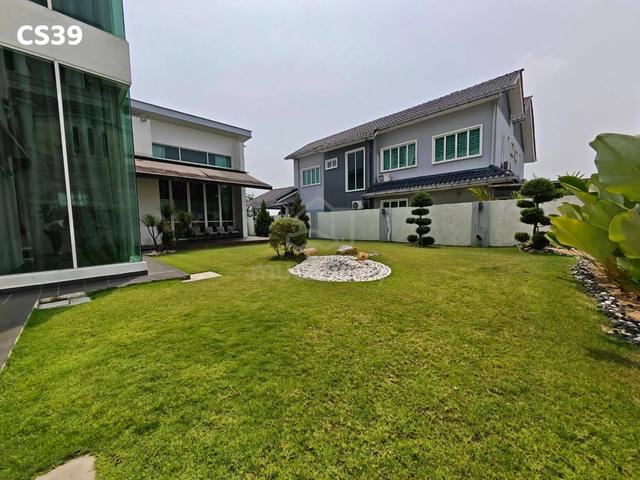 SHAH ALAM Seksyen 7 LUXURY Bungalow For Sale 80x100 MOVE IN CONDITION 1