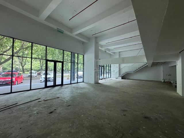 Ground Floor 3500 sqft for F&B or Pharmacy | JQ Central Jesselton Quay 1