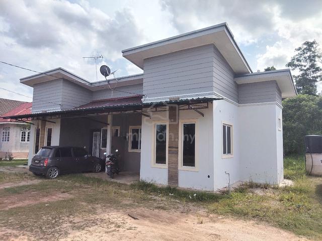 Semi D Belakang SMKA Padang Siam  1