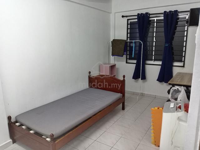Taman Impian Warisan Flat 4