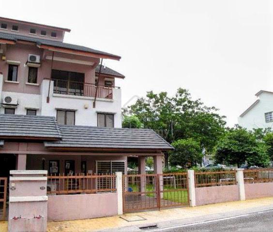 Renovated 3-Storey Corner Townhouse Mutiara Tropicana Petaling Jaya 1