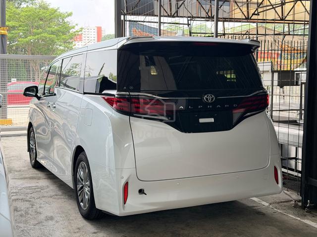 2023 Toyota ALPHARD 2.5 Z + 8yrs warranty - 2