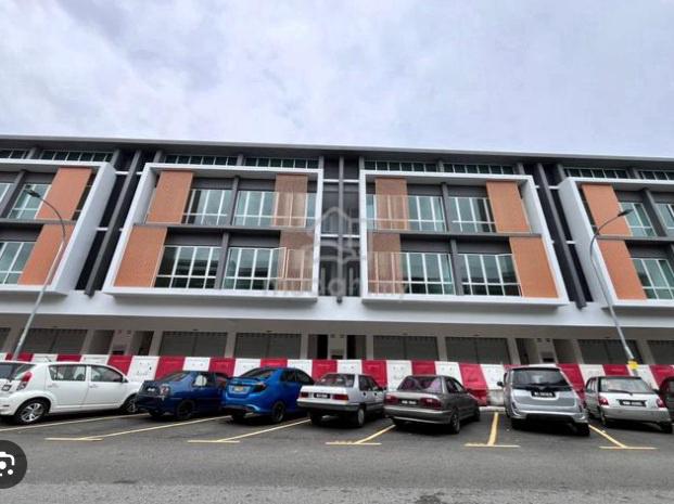 New Triple Storey Shop Lot Bandar Tasik Puteri Rawang 1
