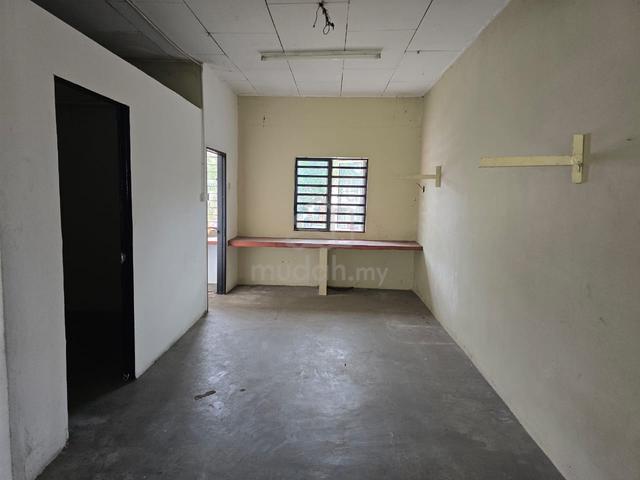 Tingkat 2 Kedai Taman Makmur Lunas 1