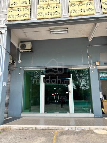 Prime Location !! High Traffic !! Mature Business District !! 1