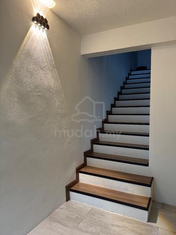 Working town house 1 room c/w 2 Carpark Bercham 5
