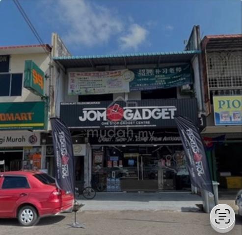 Double Storey Shop Lot at Taman Dato Amar Diraja 1