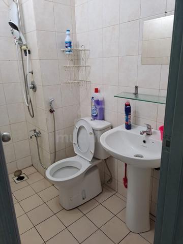 Fully Furnished Female House Big Female room Next To LRT Asia Jaya 3