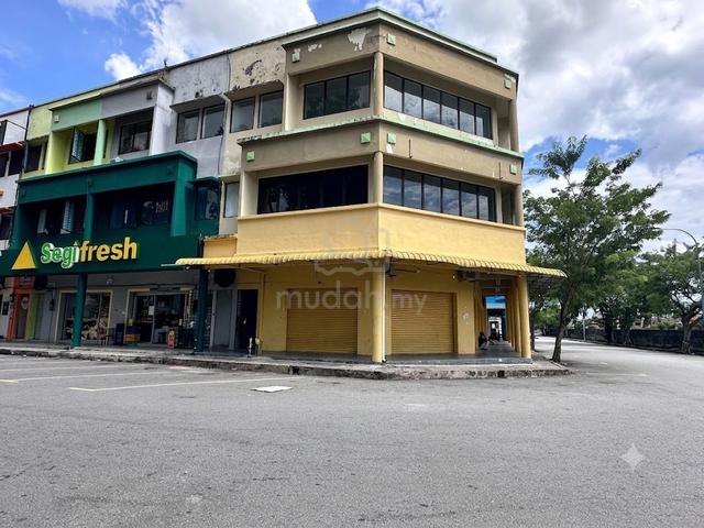 3 storey corner shop-lot at Taman TTDI Jaya, Seksyen U2 Shah Alam 1