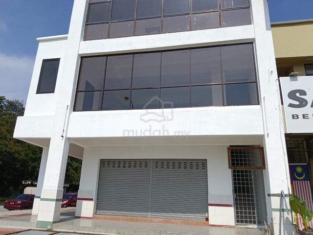 Seremban 2 stratergic conner 3 storey shoplot for Rent 1